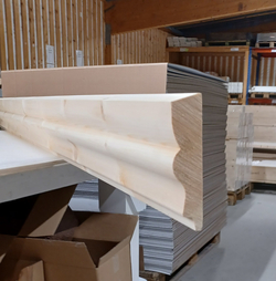 Holzprofil - Fensterverzierung - Fußleiste - 38x155mm - Länge 235cm - Allmogelist (181)
